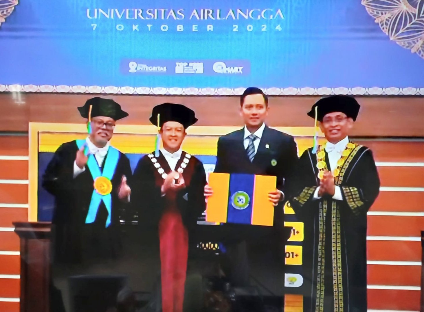 AHY Raih Cumlaude Ujian Doktoral Terbuka UNAIR, Yunasril Sampaikan Ucapan Selamat